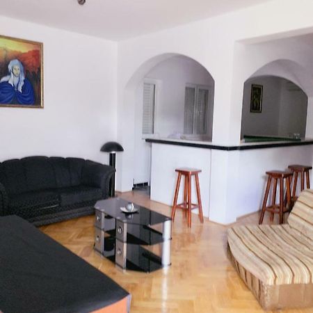 Hostel Holiday Cetinje Ngoại thất bức ảnh
