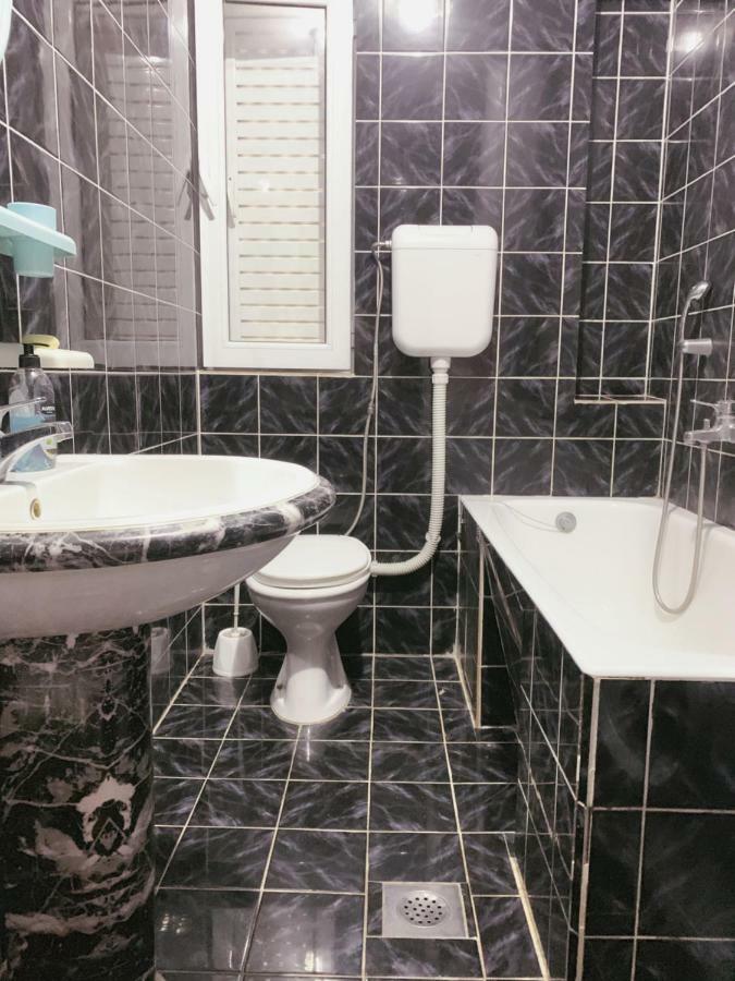 Hostel Holiday Cetinje Ngoại thất bức ảnh