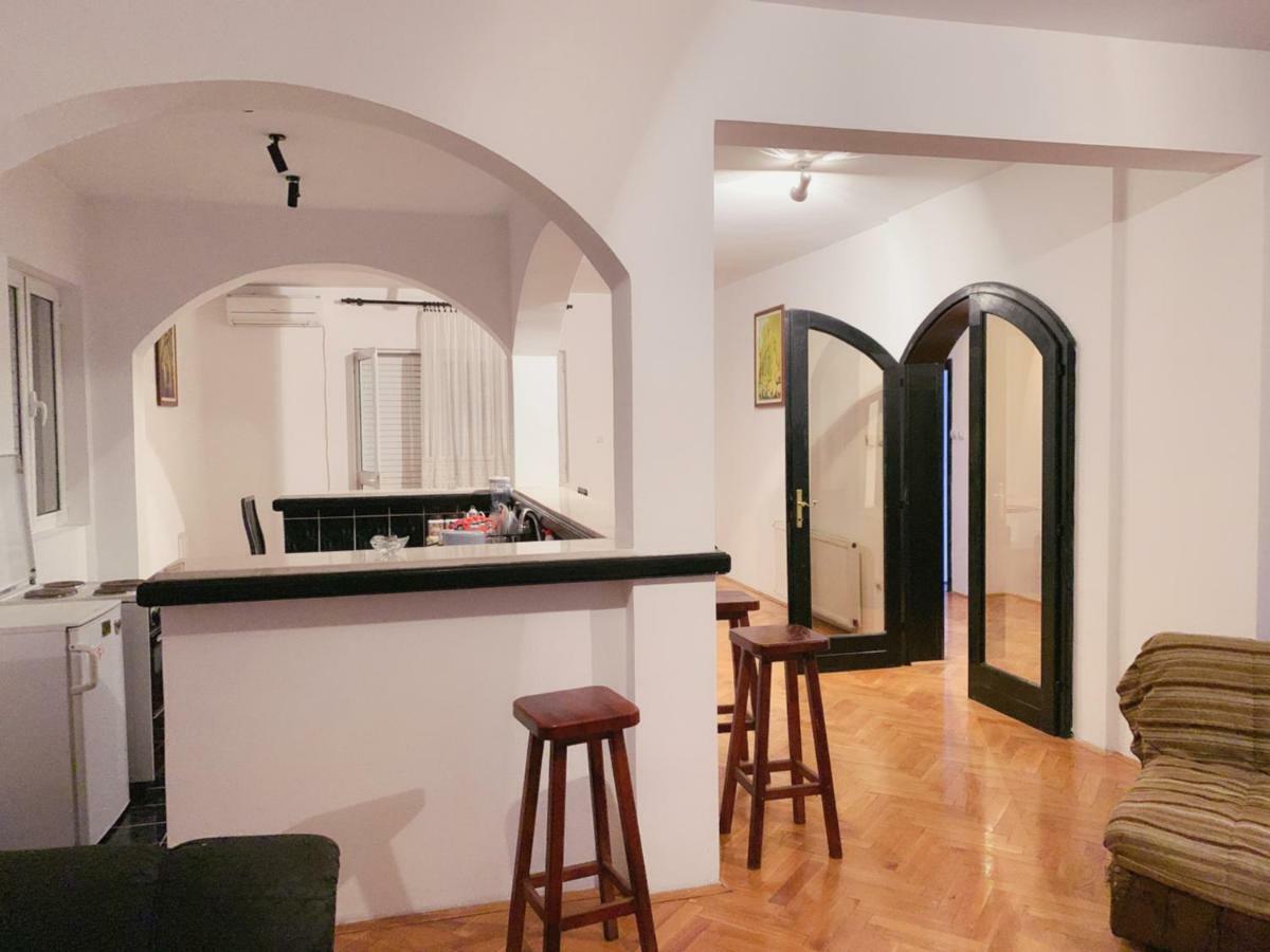 Hostel Holiday Cetinje Ngoại thất bức ảnh