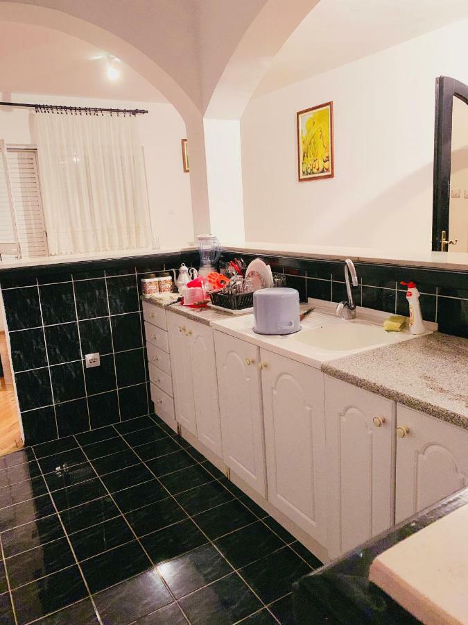 Hostel Holiday Cetinje Ngoại thất bức ảnh