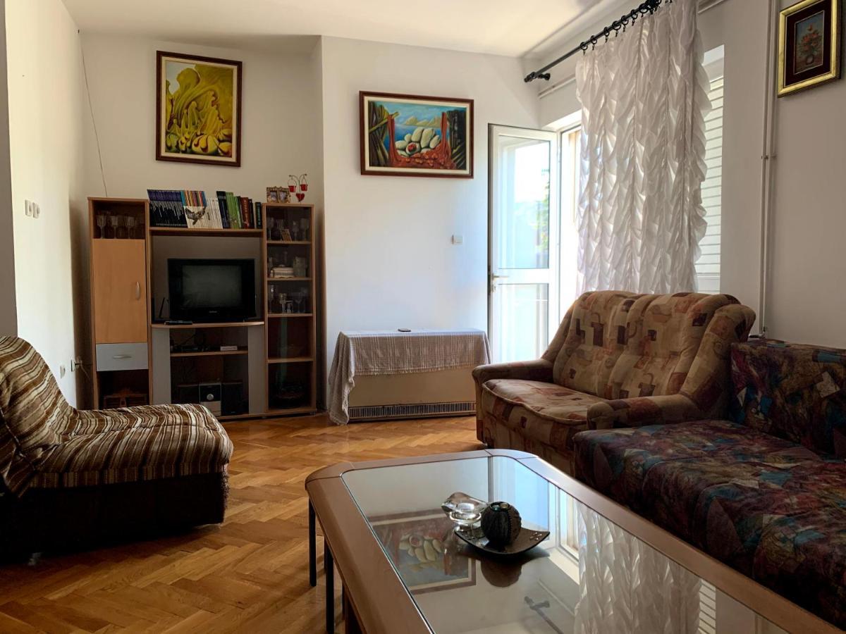 Hostel Holiday Cetinje Ngoại thất bức ảnh