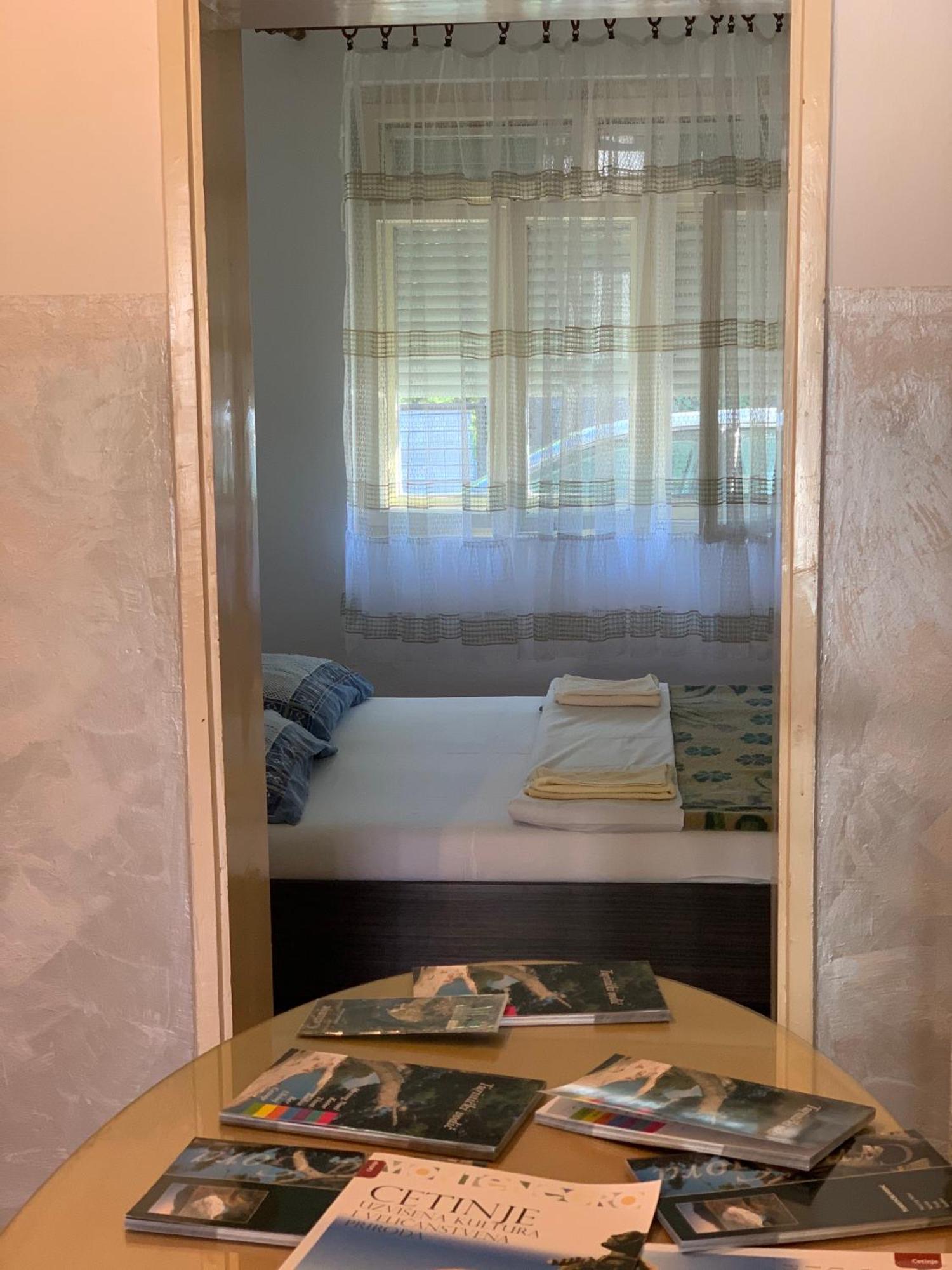 Hostel Holiday Cetinje Ngoại thất bức ảnh