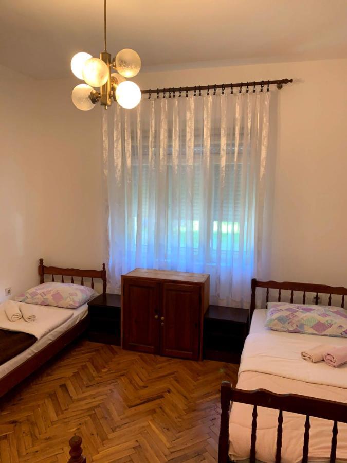 Hostel Holiday Cetinje Ngoại thất bức ảnh
