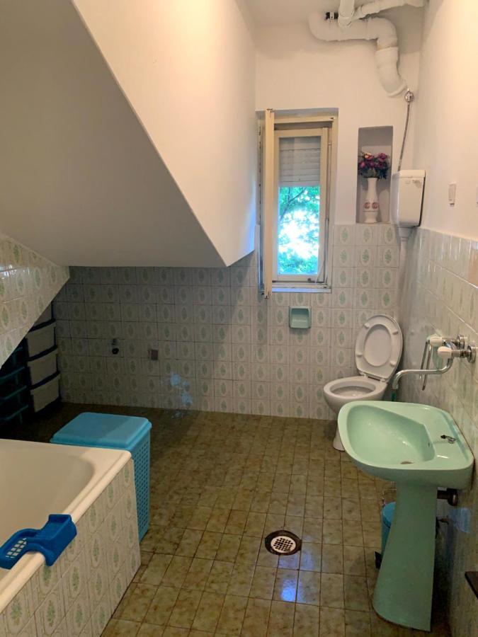 Hostel Holiday Cetinje Ngoại thất bức ảnh